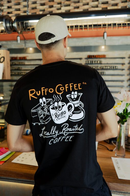 Remera Negra Ilustración Ruffo
